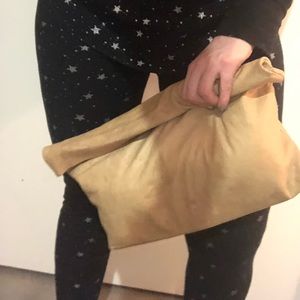 marie turnor- the lunch clutch in camal